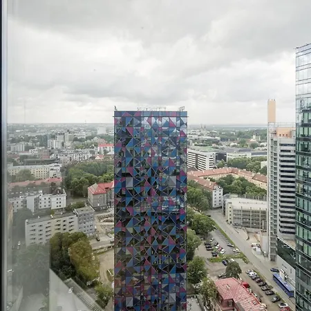 Revalia Tornimaee Amazing Views Premium